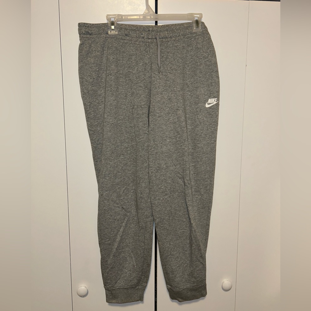 women’s nike joggers